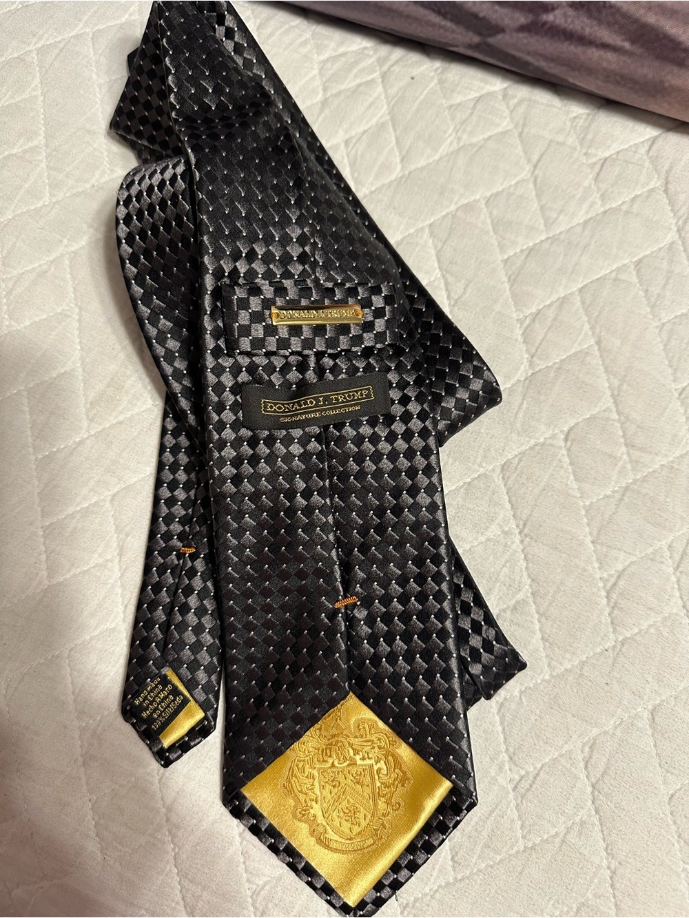 🎄 Donald J. Trump Signature Collection black silver geometric tie